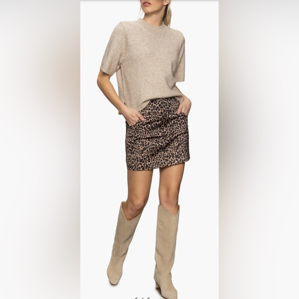 New Women’s Camden Leopard Print Cotton Blend Miniskirt, size 8